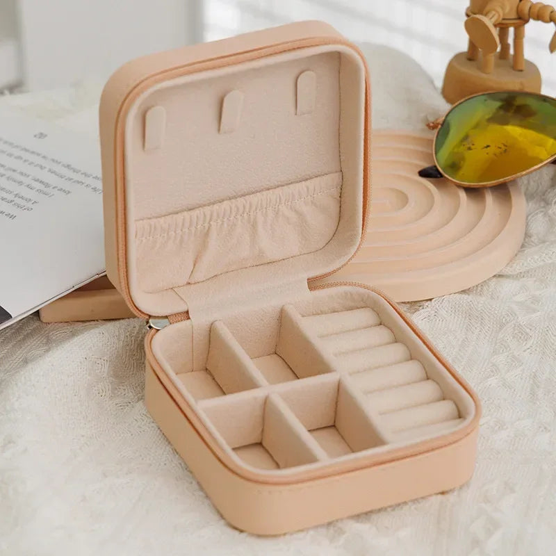 Compact Jewelry Case – Travel & Storage Solution